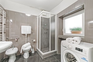 Appartement Standard, plusieurs chambres (Piccola Torbole) | Salle de bain