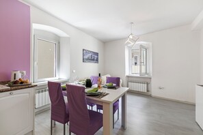 Departamento estándar, varias habitaciones (Piccola Torbole) | Restaurantes