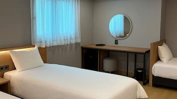 Family Room, Multiple Beds, City View | Free WiFi