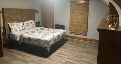 Maple Falls Oasis by TIG Management—Just 5min to Niagara Falls.