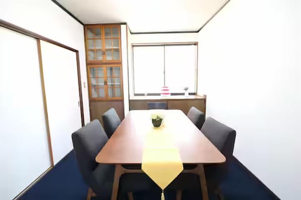 Essbereich im Zimmer