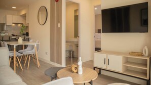 House - w Trendy 2BR Apartment w Pool in Barranco (Lima)