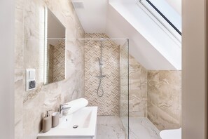 Ingyenes wifi és ágynemű