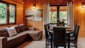 Domek (1) | Living area | Flat-screen TV - Domki Sun & Snow Limbowa 7 (Dębina)