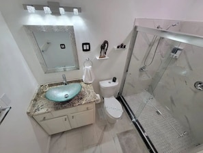 Savon, papier toilette