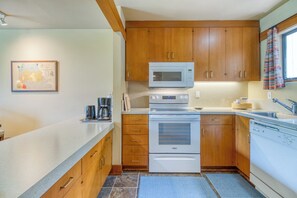 Frigorífic, microones, forn i placa de cuina