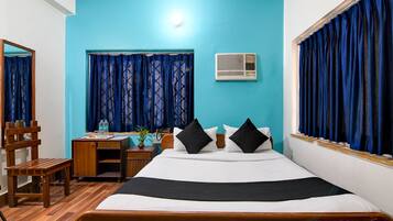 Deluxe Double Room, City View | Desk, laptop workspace, free WiFi