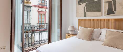 2 bedrooms, WiFi, bed sheets, wheelchair access