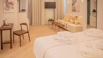 Hypo-allergenic bedding, in-room safe, iron/ironing board, free WiFi