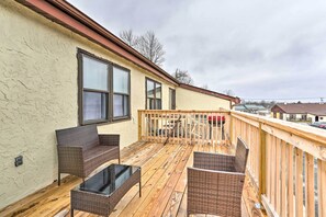 Apartment (3 Bedrooms) | Interior - Inviting Poconos Getaway w/ Deck: Ski & Hike! (Mount Pocono)