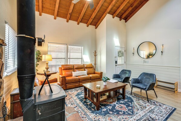 House (3 Bedrooms) | Interior