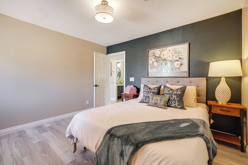 6 Mi to Las Vegas Strip: Home w/ Pool & Patio!