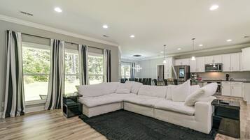 Rumah (3 Bedrooms) | Bagian depan properti