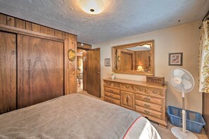 Interior - Mccall Rustic Retreat - Walk to Payette Lake! (McCall)