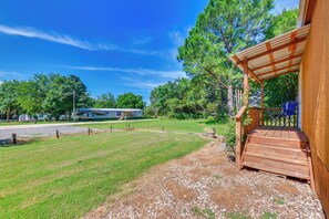 Apartment (0 Bedroom) | Interior - 1 Mi to Lake Texoma: Cozy Studio w/ Outdoor Space! (Kingston)