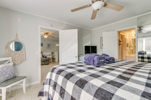 Apartment (1 Bedroom) | Interior - Pool Access, Walk to Beach: Hilton Head Haven! (Hilton Head Island)
