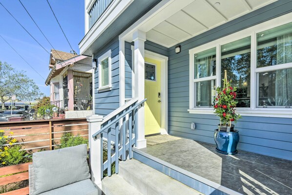 House (2 Bedrooms) | Interior - Sunny Oakland Retreat w/ Patio & Cute Garden! (Oakland)