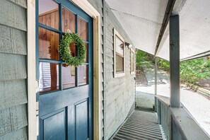 Interior - Cartecay River Retreat w/ Yard & Screened Porch! (Ellijay)