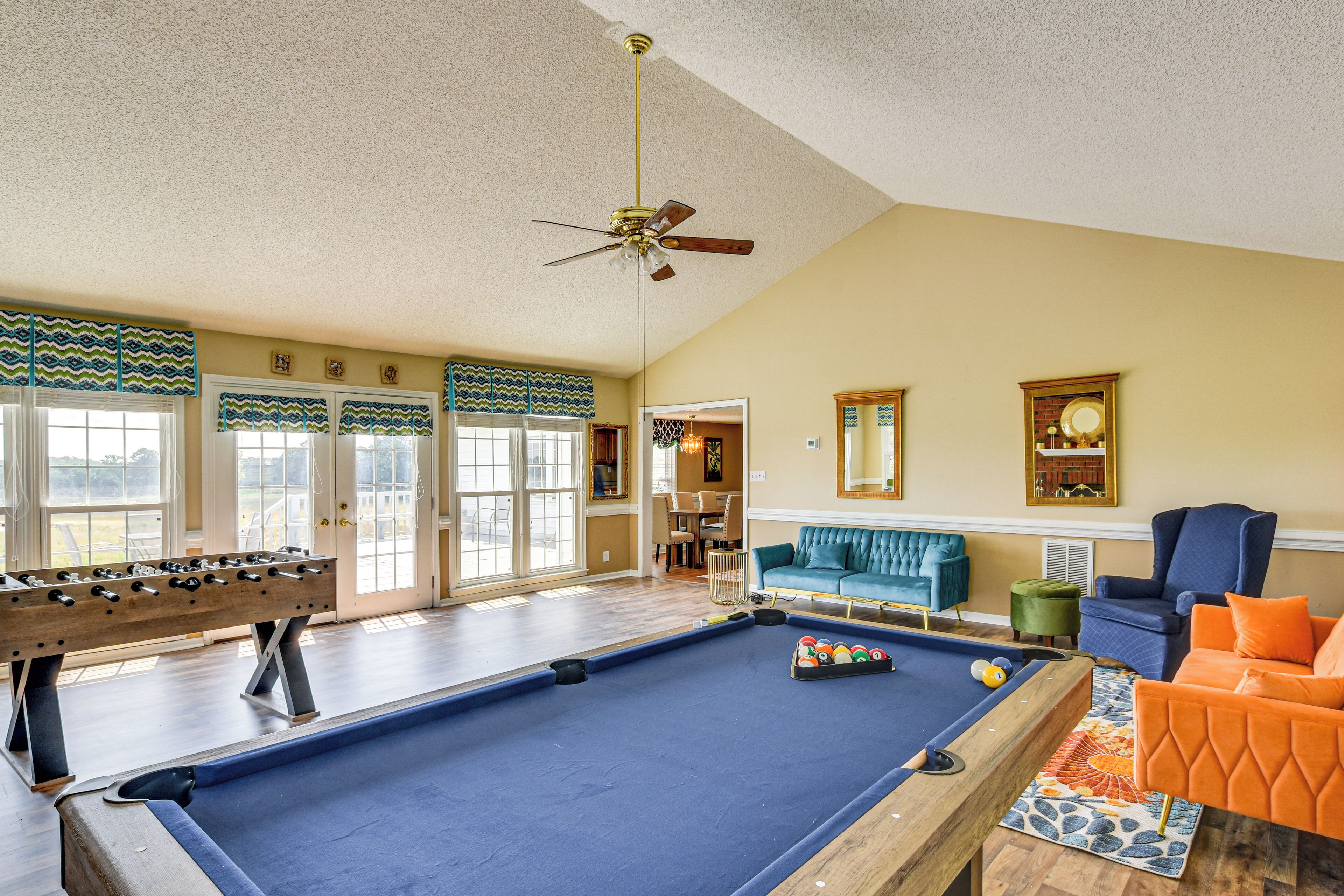 المنشأة من الداخل