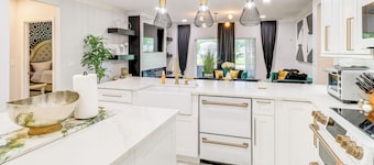 Home 9 Mi to Dtwn & Fort Pierce Inlet State Park!