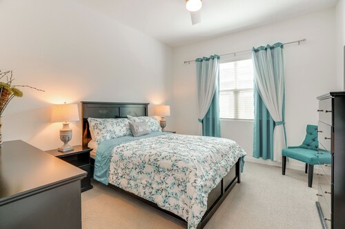 6 Mi to Surprise Stadium: Apt w/ Pool Access!