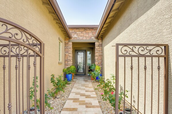 Interior - 6 Mi to Surprise Stadium: Apt w/ Pool Access! (Surprise)