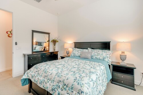 6 Mi to Surprise Stadium: Apt w/ Pool Access!