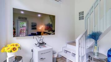 Apartment (0 Bedroom) | Interior