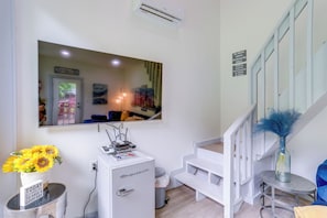 Apartment (0 Bedroom) | Interior