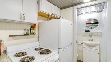 Apartment (0 Bedroom) | Interior