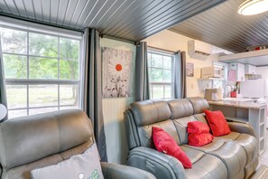 Apartment (0 Bedroom) | Interior - Swim On-site: Riverfront Studio in Mountain View! (Mountain View)