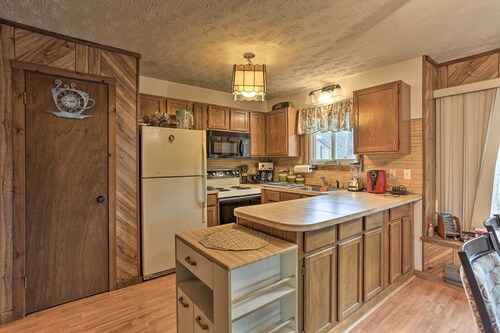 Resort Perks: Picturesque Poconos Getaway!