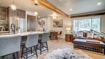 Apartment (2 Bedrooms) | Front of property