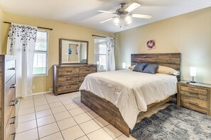 House (3 Bedrooms) | Interior - 4 Mi to Old Town: Pet-friendly Home w/ Fenced Yard (Albuquerque)