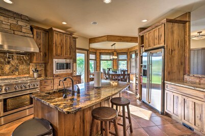 Luxury Waterfront Parachute House w/ Fire Pit!