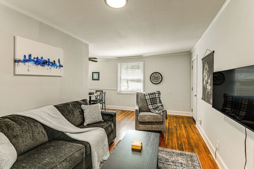 7 Mi to Dtwn: Apt w/ Spacious Yard in Nashville