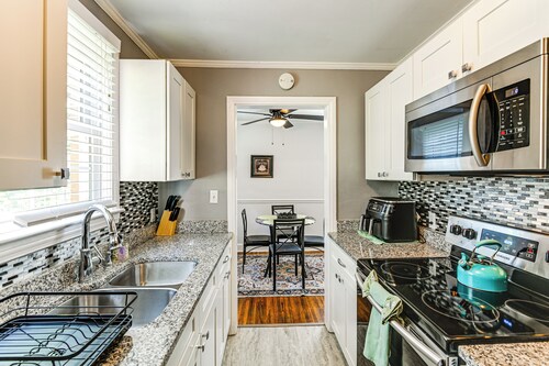 7 Mi to Dtwn: Apt w/ Spacious Yard in Nashville