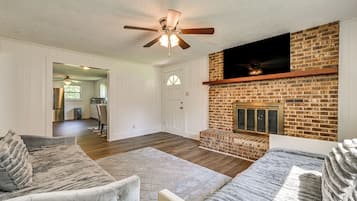 House (4 Bedrooms) | Interior