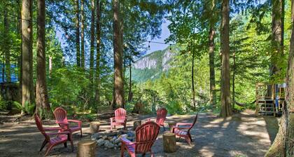 Three Enchanting Riverfront Cabins: Hot Tub Access