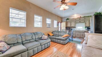 House (2 Bedrooms) | Interior