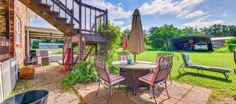 1 Mi to Boat Ramp: Lake Texoma Getaway w/ Deck