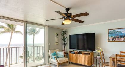 Beachfront Penthouse w/ 3 Lanais on Oahu!