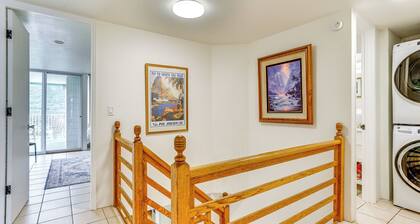 Beachfront Penthouse w/ 3 Lanais on Oahu!