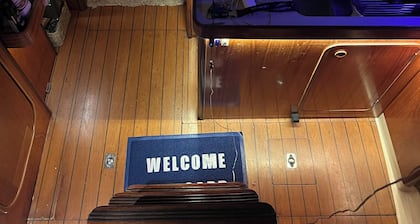 Sailboat moored in the exclusive port of Mahon, ideal for couples and friends.