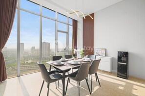 Apartment, 3 Schlafzimmer, Stadtblick | Esszimmer