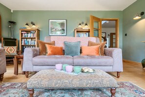 TV, fireplace, DVD player