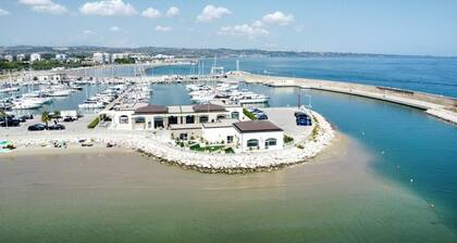 DADA Suites and sea
