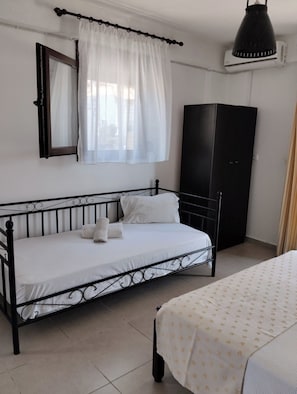 1 bedroom, WiFi, bed sheets