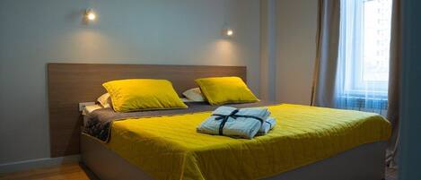 WiFi, bed sheets