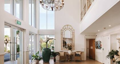 High Rise Luxury Studio, Views & Pool